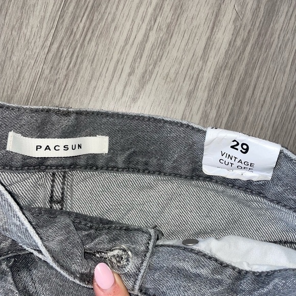 NWT Pacsun high waisted vintage cutoff grey shorts - Picture 3 of 3